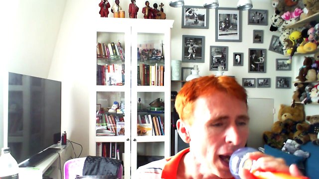 Wiwi égratigne sail away