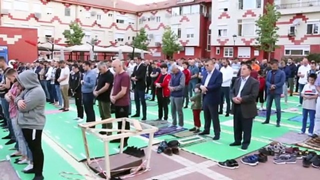 Balkanlar, Ramazan Bayramı'nı koronavirüs tedbirleriyle karşıladı - TİRAN