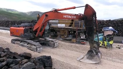 Kullandığı iş makinesiyle Alparslan-2 Barajı'na düşen operatör kayboldu - MUŞ