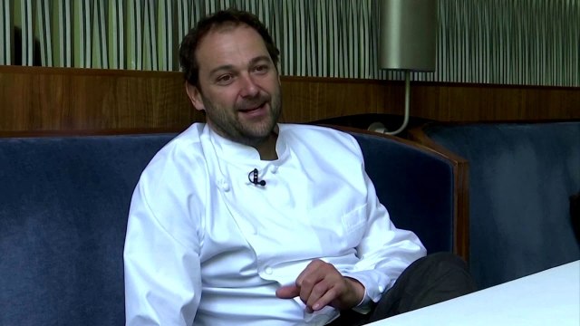 New York chef turns Michelin-starred eatery into charity kitchen