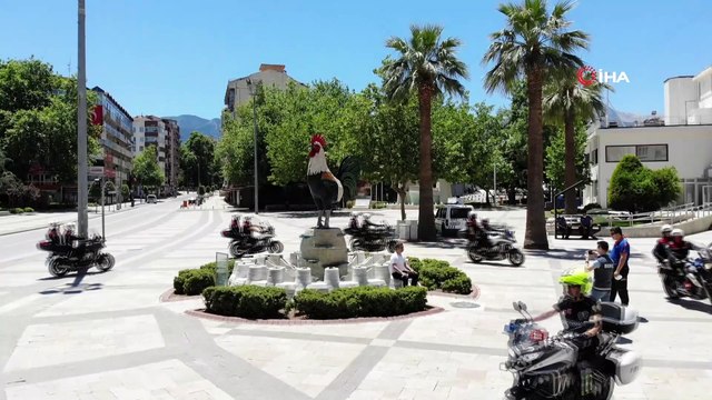 Denizli’de motosikletli ‘Yunus Timleri’ Türk milletinin bayramını böyle kutladı