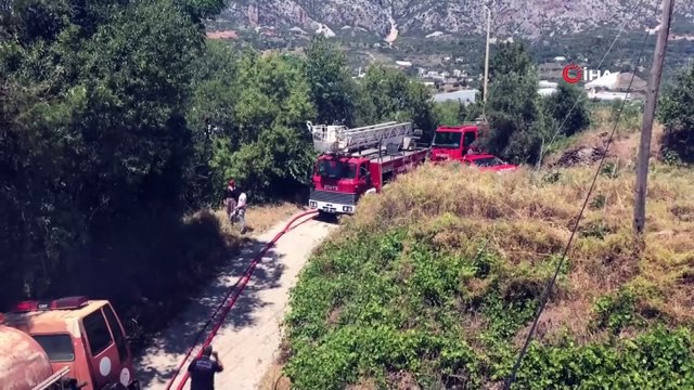 Bahçe yangını yerleşim yerlerine sıçramadan söndürüldü