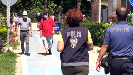 Batı Akdeniz'de 65 yaş ve üzerindekiler bayramda güneşli havanın keyfini çıkardı - ANTALYA