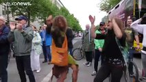 Allemagne : chaque semaine, des manifestants anti-restrictions s'organisent