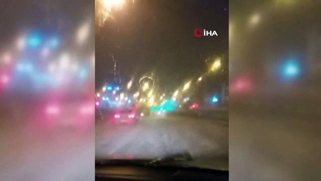 Diyarbakır'da sağanak yağmur sonrası dolu yağdı, sürücüler zor anlar yaşadı