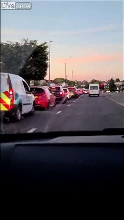 2h d'attente pour un BigMac à Londres, à la réouverture de McDonalds