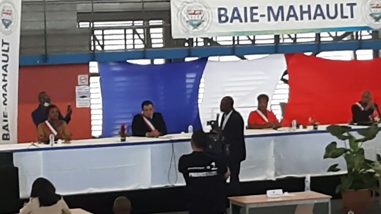 Cérémonie d'investiture à Baie-Mahault