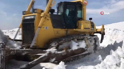 Bayburt’ta Mayıs ayında karla mücadele çalışmaları sürüyor