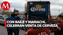 Con mariachi celebran el regreso de los camiones de cerveza a Saltillo