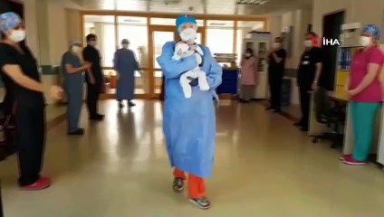 Bursa'da korona virüs tedavisi gören 45 günlük bebek taburcu oldu