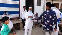 बेरछा में मुस्लिम समाजजनों ने ईद पर ग्रामीणों को वितरित किए मास्क