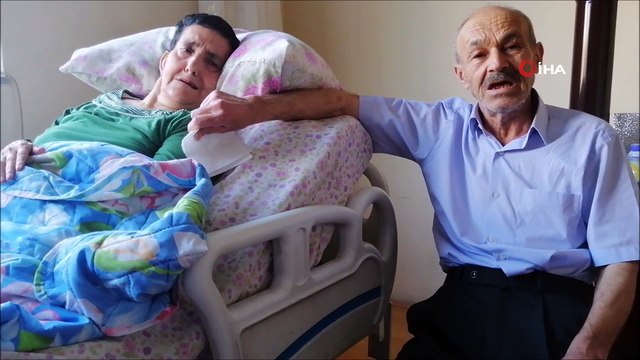 Aşkıyla herkese örnek oluyor... Vefalı koca, yatağa bağımlı 43 yıllık eşine ilk günkü aşkla bakıyor
