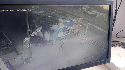 तेज रफ्तार ट्रोले का कहर, स्कूटी सवार को ऐसा रौंदा