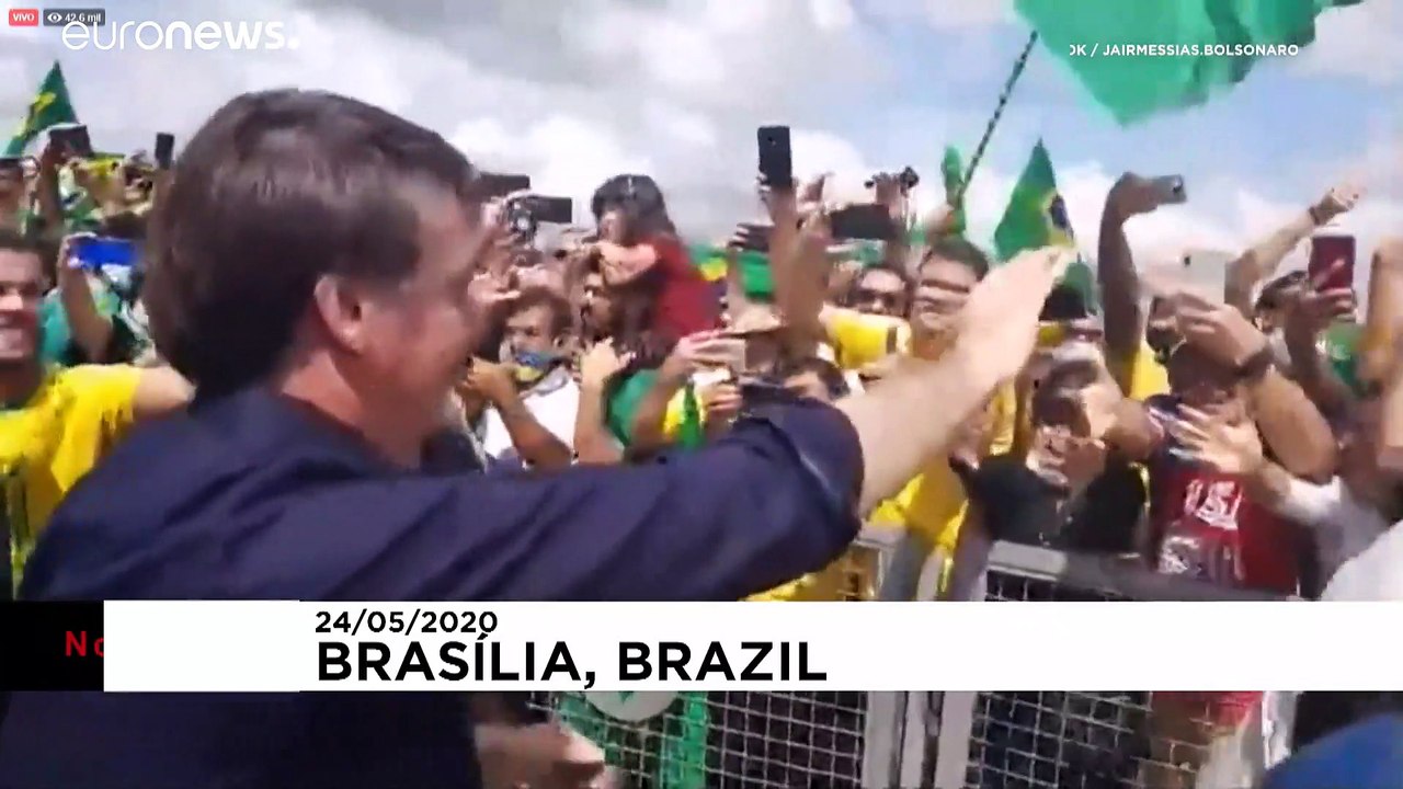 Trotz Corona: Bolsonaro badet ohne Maske in der Menge