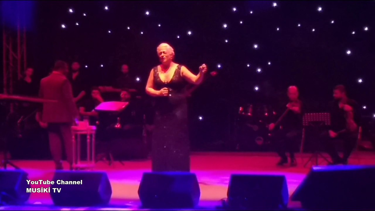 AYTA SÖZERİ - Gülümse (Sezen Aksu cover) (Konser/Canlı) @ Antalya Park
