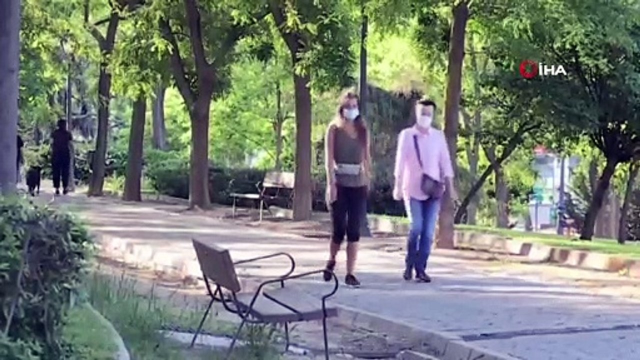 - İspanya Sağlık Bakanlığı, koronaya bağlı can kayıplarını güncelledi- Koronaya bağlı can kayıpları bin 918 kişi azaltıldı