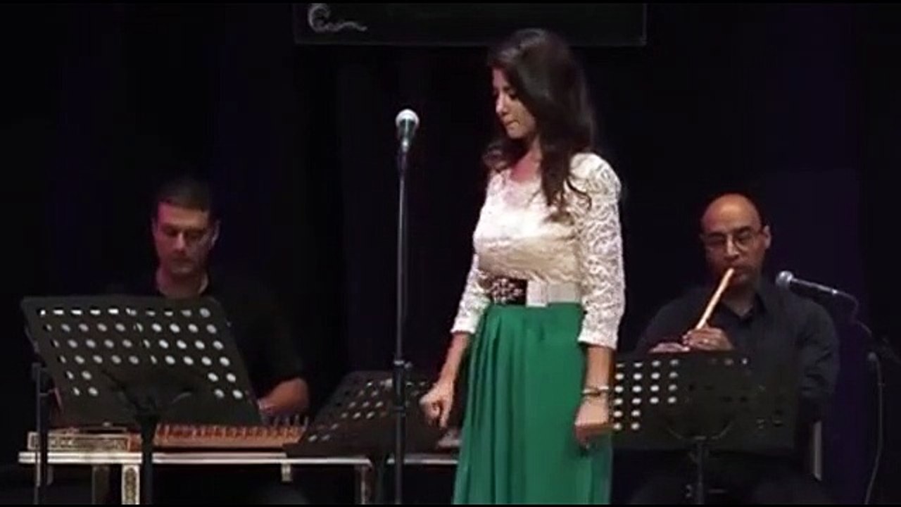 القلب يعشق كل جميل غناء المطربة ياسمين على