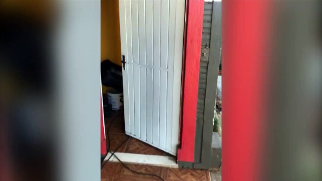 Militares do Pelotão de Choque e equipe do 5º CRPM realizam apreensão de maconha e arma