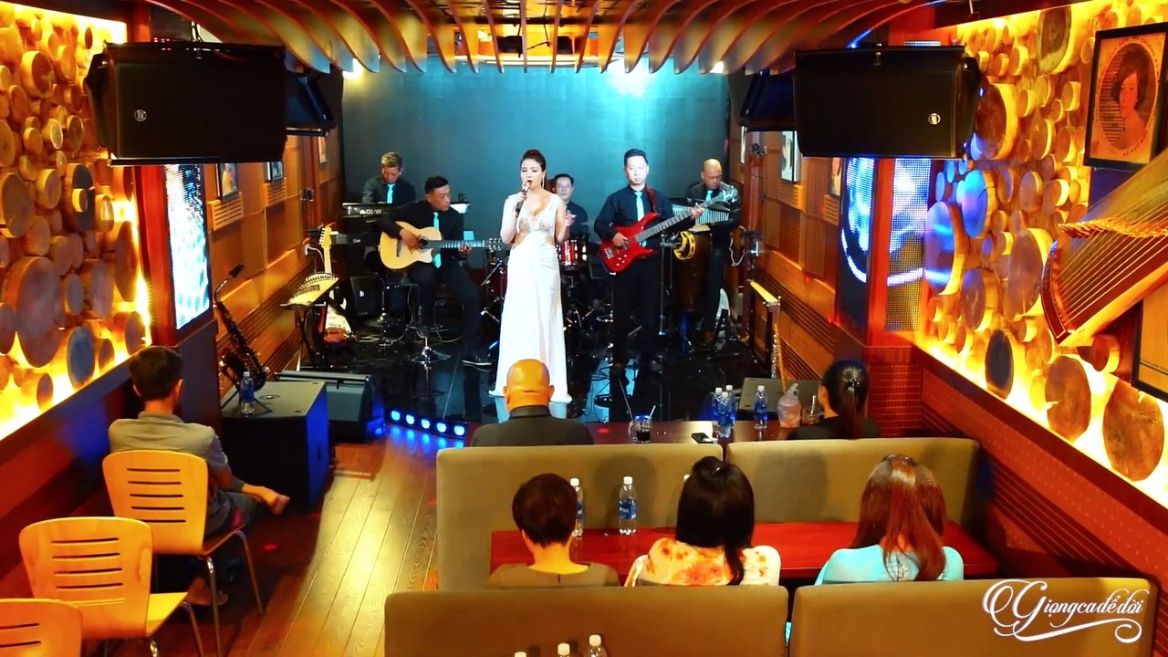 Ảo Ảnh - Ngọc Hương (Official MV)