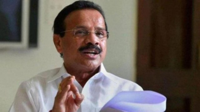 Union minister Sadananda Gowda flies from Delhi to Bengaluru, skips Karnataka institutional quarantine rules