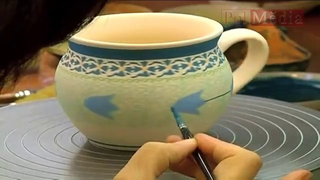 See Polish Stoneware Being Handpainted - Polmedia Polish Pottery