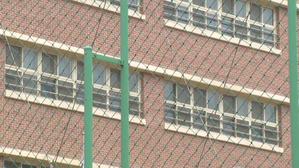 본격 등교 수업 앞두고 학생 확진 잇달아 '비상' / YTN