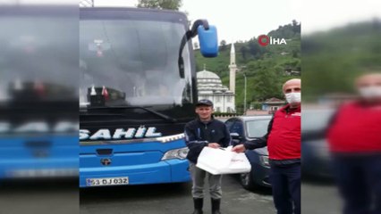 İstanbul’dan gönderilen hediye paketini otobüs şoförü bırakmayı unutunca Vefa Destek Grubu devreye girdi