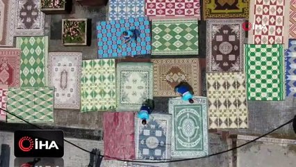 Rengarenk hasır kilimler yağlı boya tablolarını aratmadı