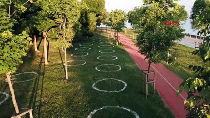 Caddebostan sahilinde çemberli sosyal mesafe dönemi