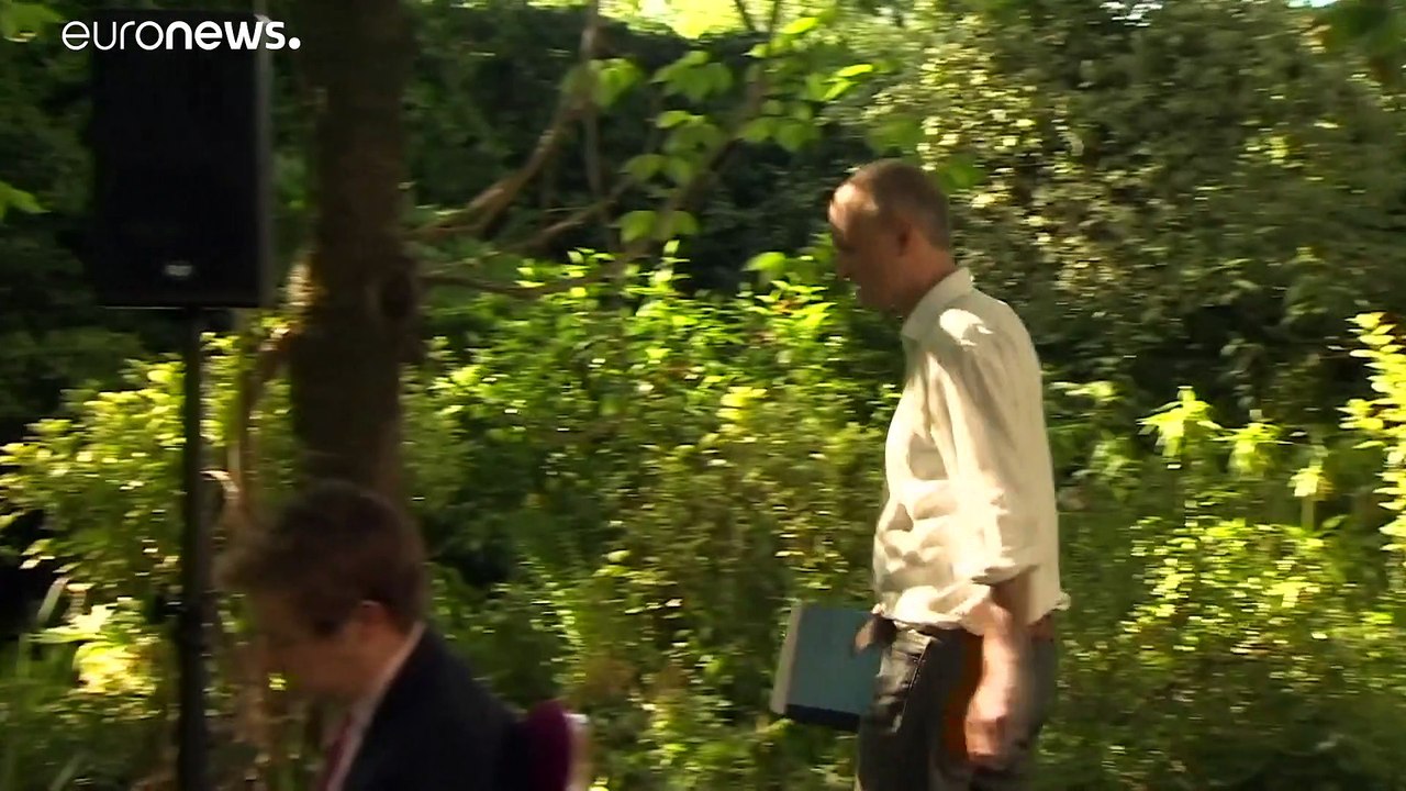 London: Cummings trotzt Kritik und bleibt Johnsons rechte Hand