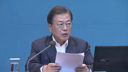 문 대통령 "가벼운 마스크 학생들에게 우선 공급해야" / YTN