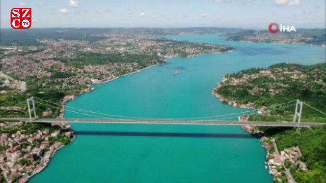 Turkuaza bürünen İstanbul Boğazı havadan görüntülendi
