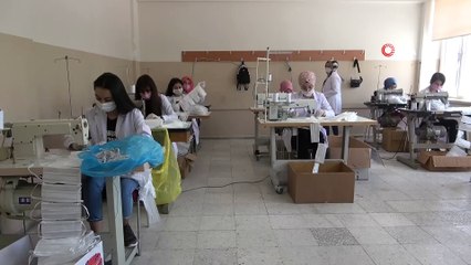 LGS'ye Girecek Öğrencilerin Maskeleri Arkadaşları Tarafından Hazırlanıyor