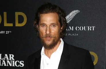 Matthew McConaughey y Camila Alves donan 110 mil mascarillas sanitarias