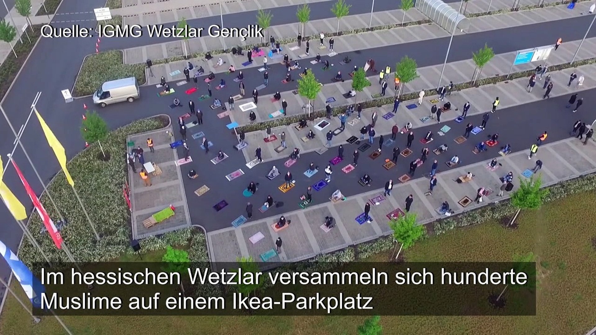 Hunderte Muslime beten auf Ikea-Parkplatz in Wetzlar - Vidéo Dailymotion