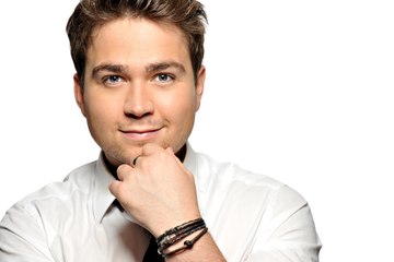 TV’s Sam Nixon backs South Yorkshire hospice's virtual bake-off