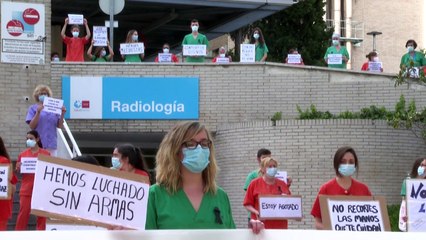 أطباء وممرضون يتظاهرون في مدريد للمطالبة بتعزيز مواردهم في مواجهة كورونا