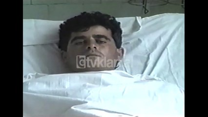 Policia malazeze merr burrat kosovare, familjaret nuk dine fatin e tyre (20 Maj 1999)