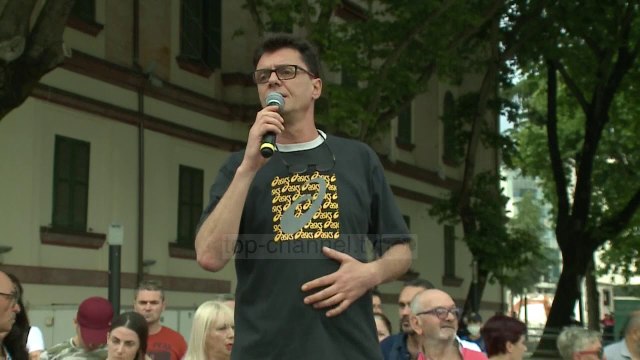 Shembja e Teatrit Kombëtar/ Protesta e artistëve, peticion për rindërtimin e teatrit