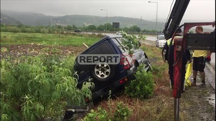 Aksident te autostrada Elbasan - Tiranë/ 'Mitsubishi' rrëshqet dhe del nga rruga...shkak lagështia