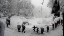 Amid Heatwave in northern India,Badrinath receives snowfall