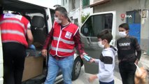 Afyonkarahisar’da Vefa Destek Grubu ekipleri bayramın 3’üncü günü de ekmek dağıttı