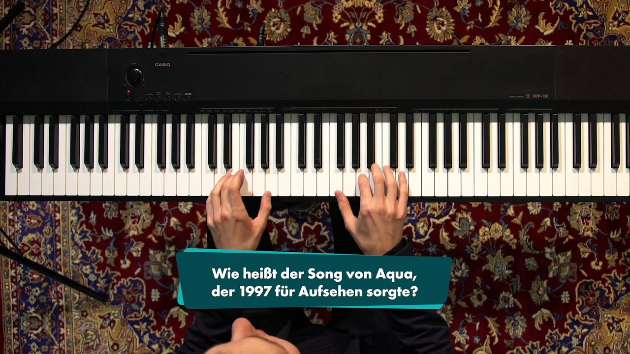 Er darf nur mit dem piano antworten 
