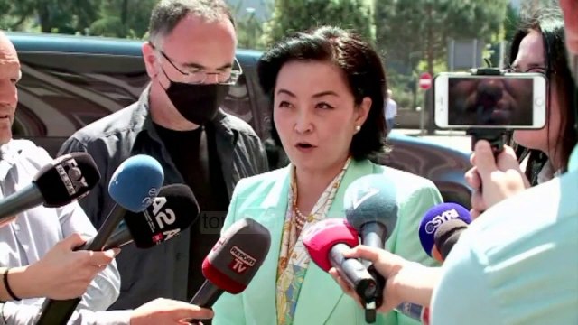 Top News - Ambasadorja amerikane/ ‘Hiqni dorë nga pazaret politike’