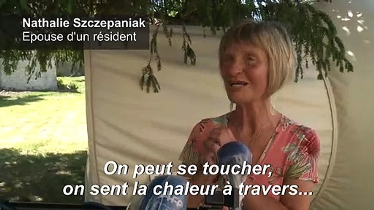 Dans un Ehpad du Nord, une bulle pour renouer le contact avec les aînés