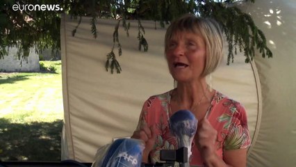 Lar francês testa cápsula para encontros dos idosos com as famílias