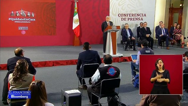 AMLO anuncia becas en el extranjero para médicos; deberán trabajar un tiempo en sector público