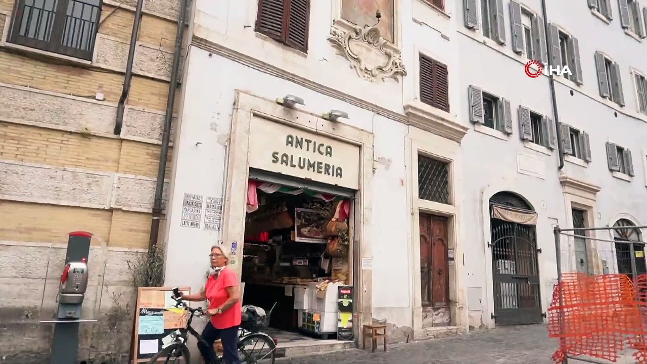 - İtalya'da vaka ve ölü sayısı düşüyor- İtalya'da son 24 saatte korona virüsten 78 kişi hayatını kaybetti