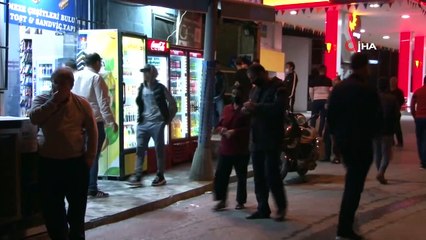 Kısıtlama kalkınca market ve akaryakıt istasyonlarında yoğunluk oluştu