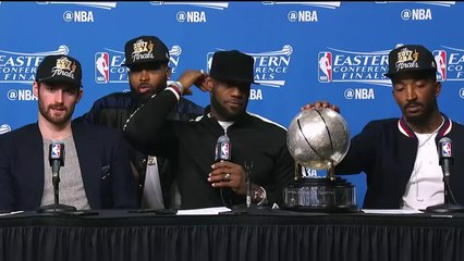 Lebron James : "Que mon nom soit cité à côté du plus grand joueur de basket, de tous les temps, c'est incroyable"